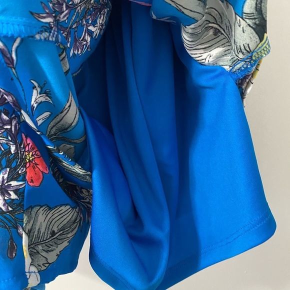 Express Blue Floral Romper - Picture 6 of 7